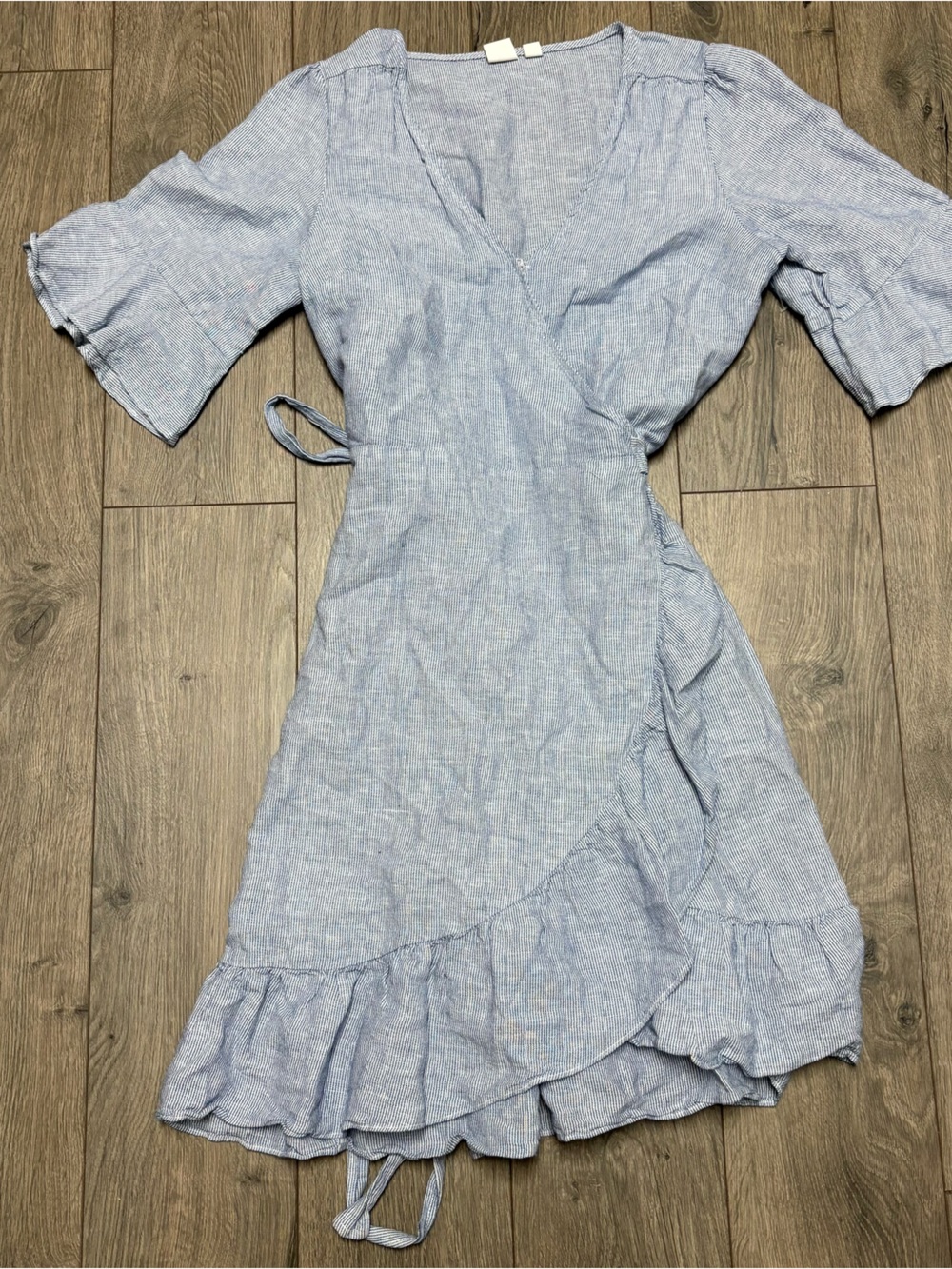 Gap medium blue pinstripe ruffle wrap dress